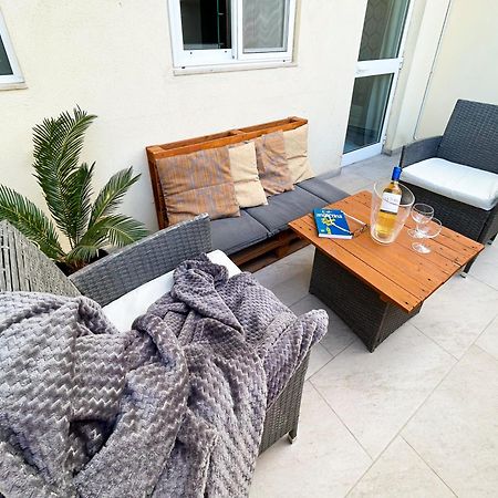 Arzella Apartments Xlendi Stylish Stay Near Beach Local Eats Exterior photo