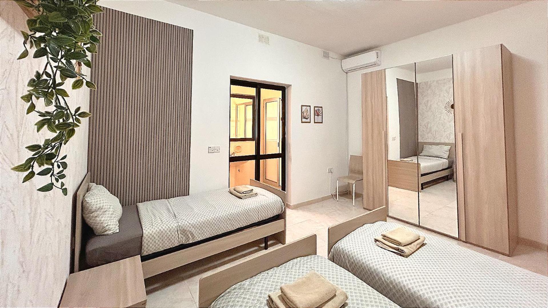 Arzella Apartments Xlendi Stylish Stay Near Beach Local Eats Exterior photo