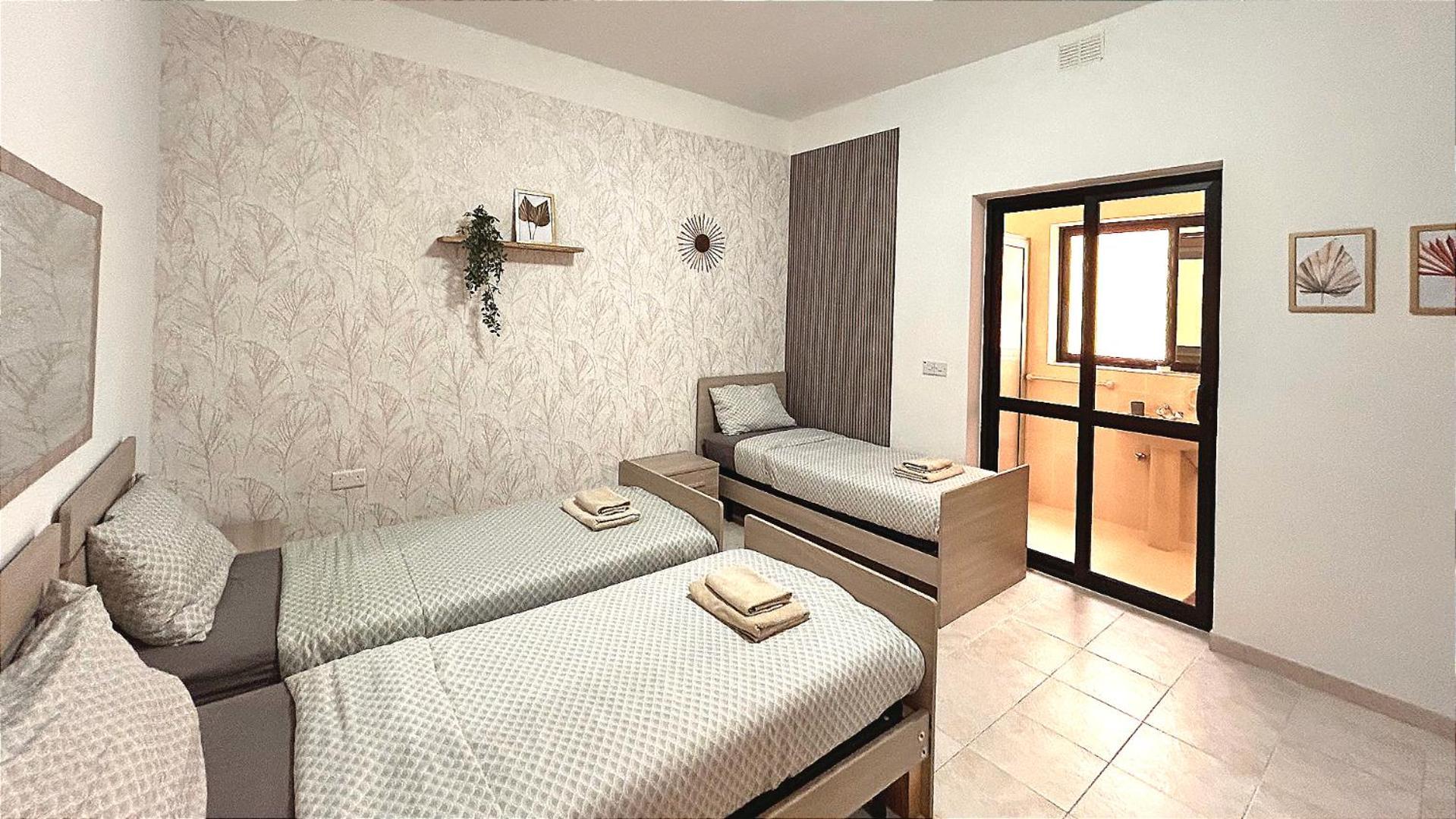 Arzella Apartments Xlendi Stylish Stay Near Beach Local Eats Exterior photo